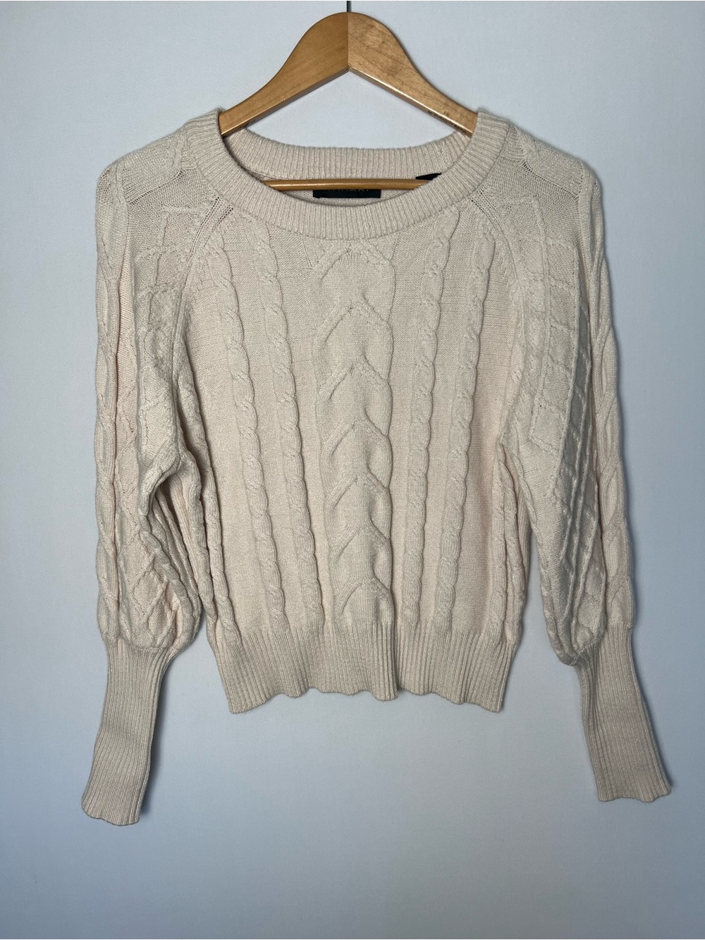Tahari Women’s Cable Knit Crew Neck Sweater Small Cream Ultra Soft Cozy